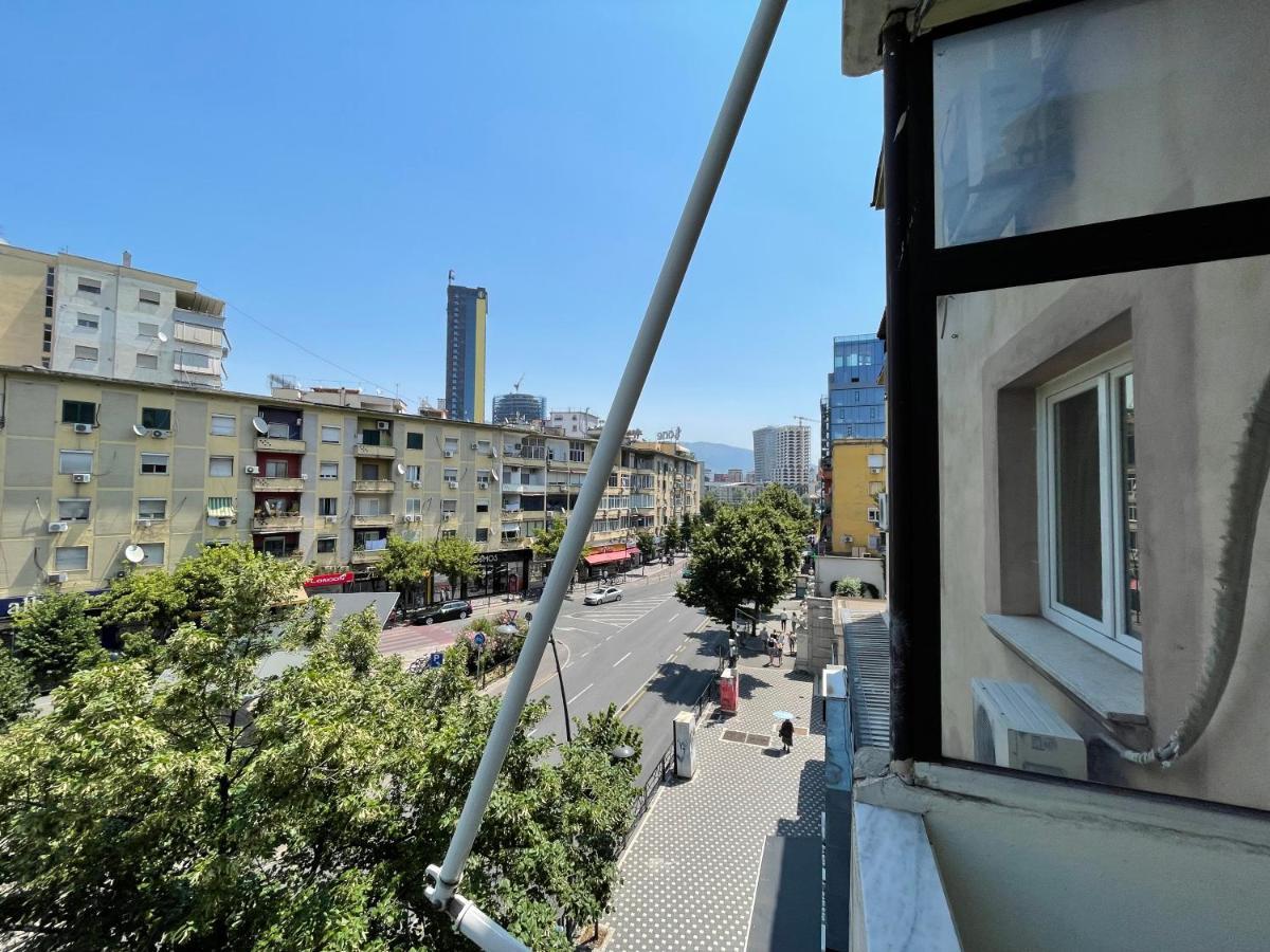 Tirana Flora Center Apartment Esterno foto