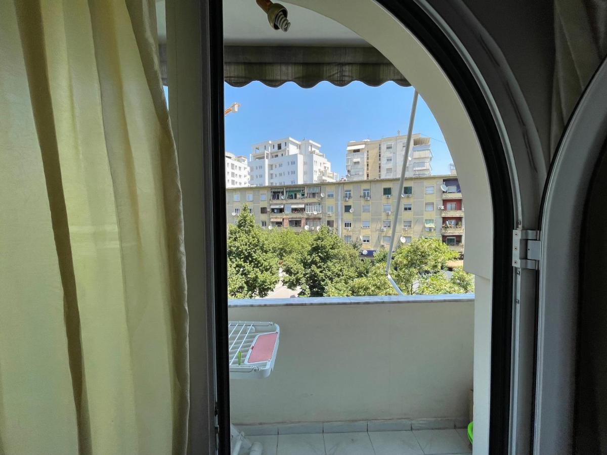 Tirana Flora Center Apartment Esterno foto